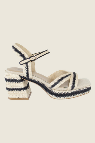 Mahira Sandal