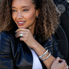 Cleopatra Oval Hinged Bangle
