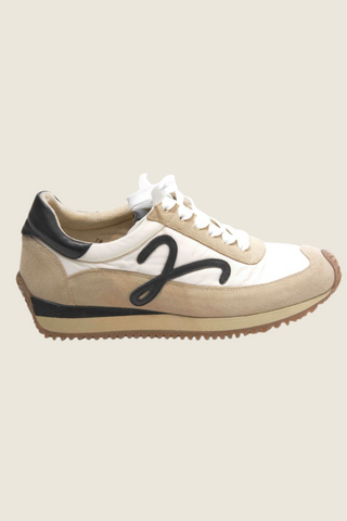Queen Sneaker